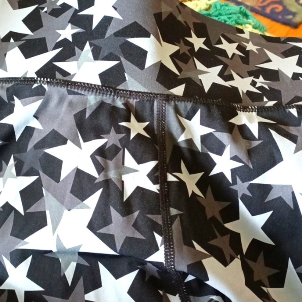 CUT THE FRILLS Bike Shorts Sz 1 Small Athletic Spandex stretch biker stars b33